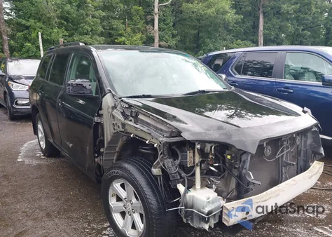 2010 Toyota Highlander Base V6 из США, поврежденный, VIN 5TDBK3EH5AS010864